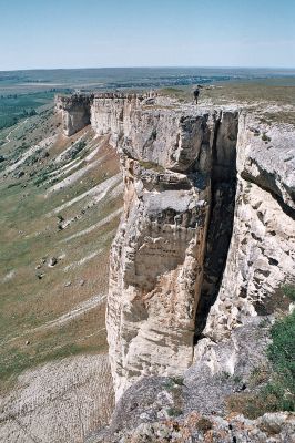 Belaya Skala, 5.6.2007
K severu se náhodní planina pozvolna snižuje a rozplývá se do širých stepích
Keywords: Ukrajina Krym Belaya Skala