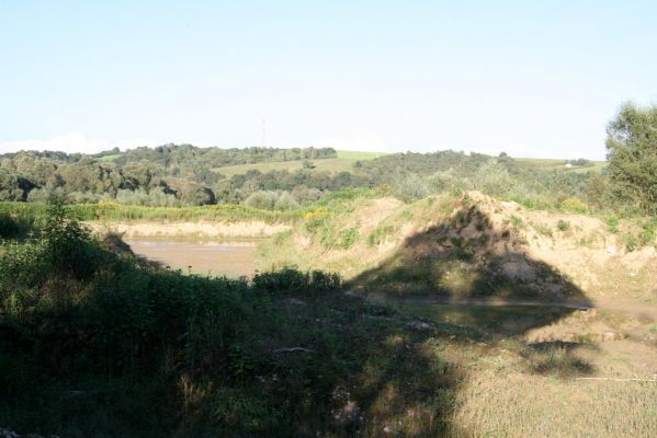 Kurima, 17.9.2014
Meandry Topľy - stará štěrkovna. 


Klíčová slova: Kurima řeka Topľa