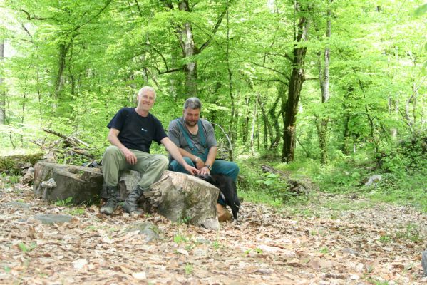 Lagodechi, 21.4.2016
Posezení starých přátel v jednom kavkazském údolí... 
Mots-clés: Gruzie Kachetia Caucasus Lagodechi Mertlik David