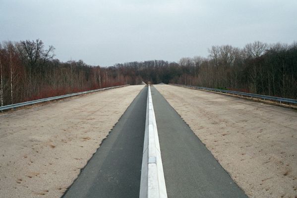 Libice nad Cidlinou, 13.3.2004
Rozestavěná dálnice u soutoku Labe a Cidliny.



Schlüsselwörter: Libice nad Cidlinou Libický luh