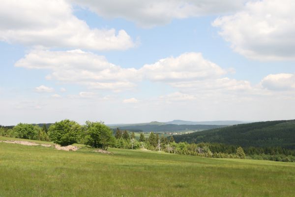 Loučná pod Klínovcem, Háj, 26.5.2012
Pohled z Hájského kopce na Kovářskou.
Klíčová slova: Krušné hory Loučná pod Klínovcem Háj Hájský kopec Kovářská
