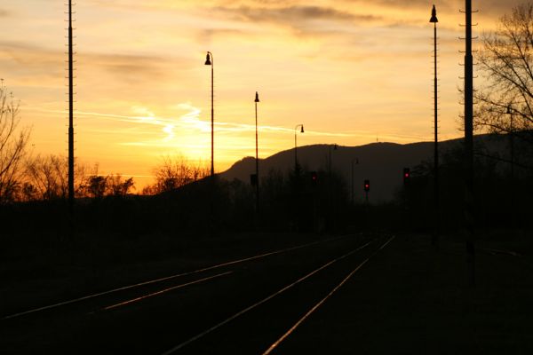 Litvínov, 19.11.2009
Pohled z nádraží na západ na Jezeřské lesy.
Klíčová slova: Krušné hory Litvínov Jezeřské lesy