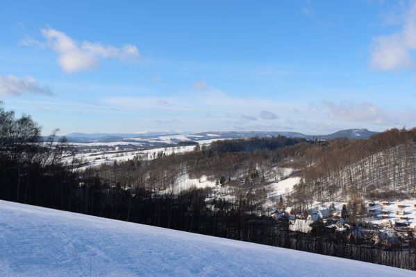 Machov, 22.1.2022
Bývalá sjezdovka - pohled na Machov a Krkonoše.
Keywords: Machov Krkonoše Ostaš