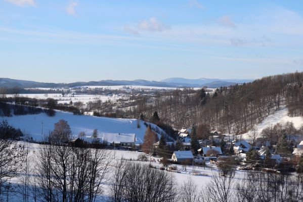 Machov, 22.1.2022
Pohled z Machova na Černou horu.
Klíčová slova: Machov Černá hora