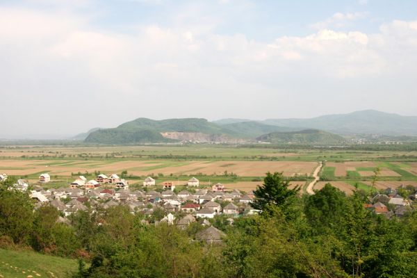 Velika Kopanja, 29.4.2009
Pohled od Čorne hory na kopce nad Korolevem.
Klíčová slova: Velika Kopanja Korolevo