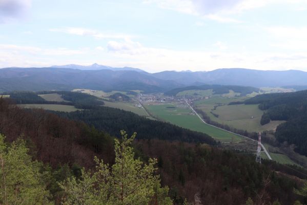 Malé Ledenice, 17.4.2019
Strážovské vrchy, pohled z vrchu Dúpna na obec Domaniža a Kľak.
Keywords: Malé Ledenice Strážovske vrchy vrch Dúpna Kľak Domaniža