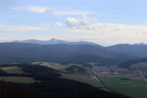 Malé Ledenice, 17.4.2019
Strážovské vrchy, pohled z vrchu Dúpna na obec Domaniža a Kľak.
Mots-clés: Malé Ledenice Strážovske vrchy vrch Dúpna Kľak Domaniža