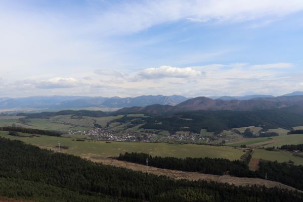 Malé Ledenice, 17.4.2019
Strážovské vrchy, vrch Dúpna. Pohled na obec Malé Ledenice a Martinské hole.
Keywords: Malé Ledenice Strážovske vrchy vrch Dúpna Martinské hole