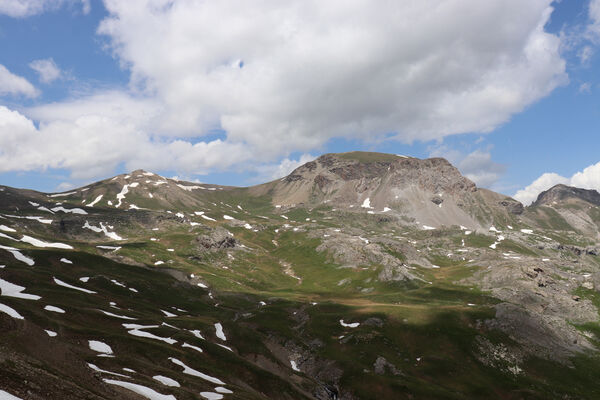 Saint-Dalmas-le-Selvage, 19.6.2023
Alpes Maritimes, Col de Raspaillon, pohled na Le Mourre Haut (2872 m).
Klíčová slova: Saint-Dalmas-le-Selvage Alpes Maritimes Col de Raspaillon Cime de Vermillon