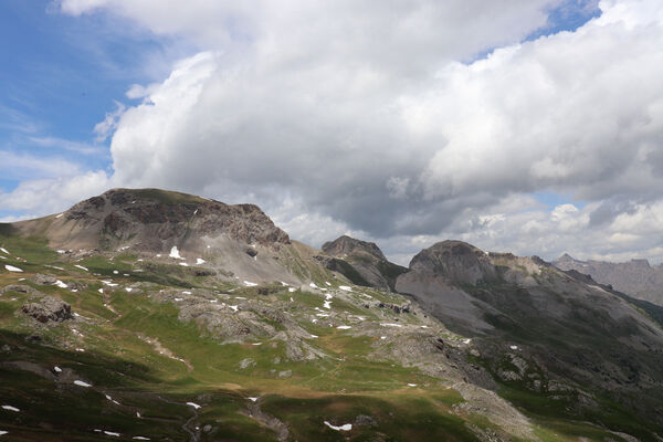 Saint-Dalmas-le-Selvage, 19.6.2023
Alpes Maritimes, Col de Raspaillon, pohled na Le Mourre Haut (2872 m).
Schlüsselwörter: Saint-Dalmas-le-Selvage Alpes Maritimes Col de Raspaillon Cime de Vermillon