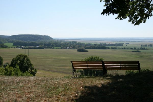 Mravín, 6.9.2008
Pohled z vyhlídky na horním okraji stepi na jih.
Klíčová slova: Mravín step