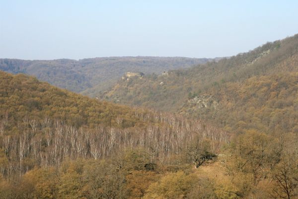 Podmolí - kaňon Dyje, 2.4.2007
Pohled z Kozího hřbetu na Nový Hrádek.
Mots-clés: Podmolí Podyjí Kozí hřbet Nový Hrádek