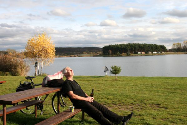 Opatovice nad Labem, 10.11.2013
Podzimní meditace na pláži u Opaťáku.



Schlüsselwörter: Opatovice nad Labem Opaťák pláž Mertlik