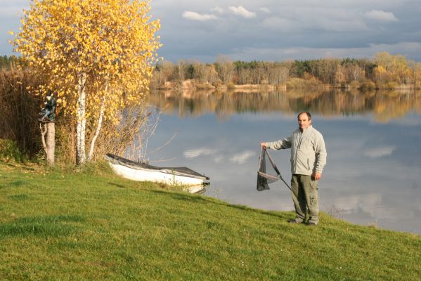 Opatovice nad Labem, 10.11.2013
Podzimní pláž u Opaťáku. Na břehu šéf pláže Pepíno Záruba.



Schlüsselwörter: Opatovice nad Labem Opaťák pláž Záruba