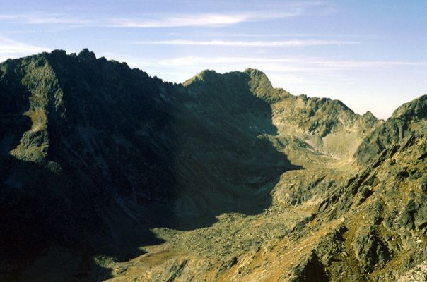 Vysoké Tatry, 12.10.1995 
Mlynická dolina a Furkotský štít z Patrie.

Klíčová slova: Vysoké Tatry Mlynická dolina Furkotský štít Patria