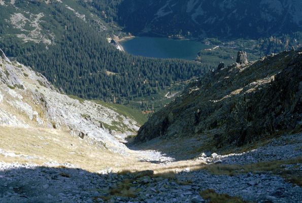 Vysoké Tatry, 12.10.1995
Popradské pleso z Patrie.
Klíčová slova: Vysoké Tatry Popradské pleso Patria