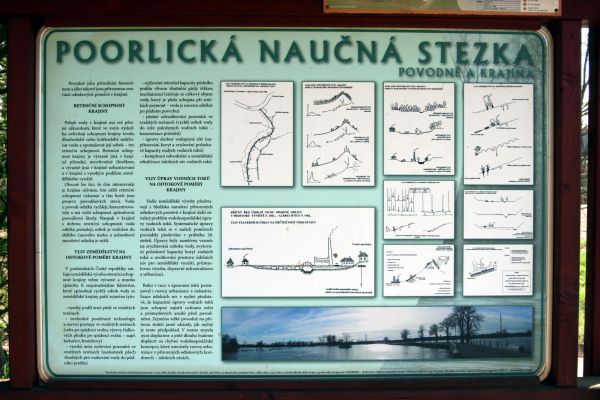 Týniště nad Orlicí, Petrovičky, 21.4.2011
Informační tabule u zregulovaného koryta Orlice u soutoku se Stříbrným potokem. Zde bývaly slavné písečné náplavy osídlené kovaříky Zorochros quadriguttatus a Negastrius sabulicola. Teorie a praxe na vlastní oči...
Keywords: Týniště nad Orlicí Petrovičky Orlice