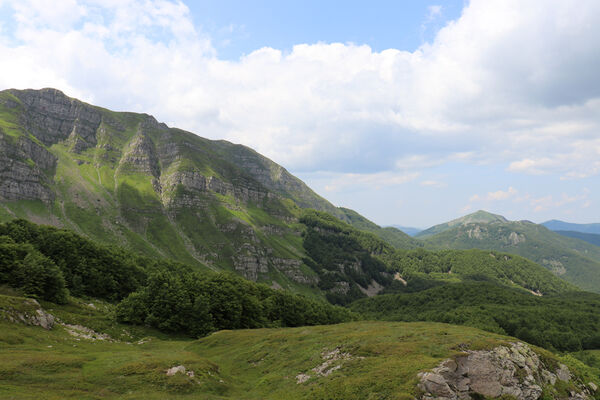 Pievepelago, 17.6.2023
Parco regionalle dell´Alto Appennnino Modenese, Lago Baccio - Monte Rondinaio. 
Klíčová slova: Provincia di Modena Emilia-Romagna Pievepelago Parco regionalle dell´Alto Appennnino Modenese Lago Baccio Monte Rondinaio