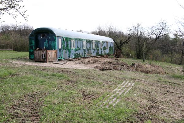 Piletice, třešňovka u Okrouhlíku, 18.4.2010
V rámci projektu "živá nádraží" jsme vykáceli třešně a rozšířili pěší zónu... 
Schlüsselwörter: Piletice Bukovina třešňovka Okrouhlík Anthaxia candens