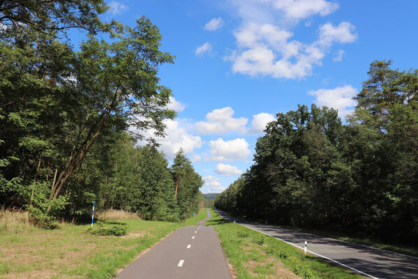 Týniště nad Orlicí, 23.9.2022
Cyklostezka z Týniště do Křivice.
Schlüsselwörter: Podorlicko Týniště nad Orlicí Křivice