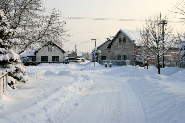 Pohřebačka 34, 11.1.2010
Zima v Pohřebačce většinou neoplývá sněhem. Tato zima ano. 
Schlüsselwörter: Opatovice nad Labem Pohřebačka