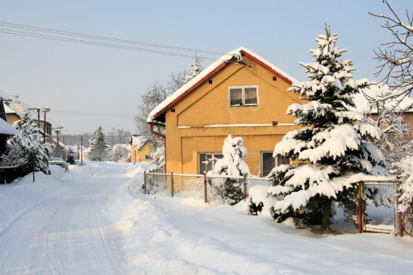 Pohřebačka 34, 11.1.2010
Zachumelené entomologické doupě.
Mots-clés: Opatovice nad Labem Pohřebačka