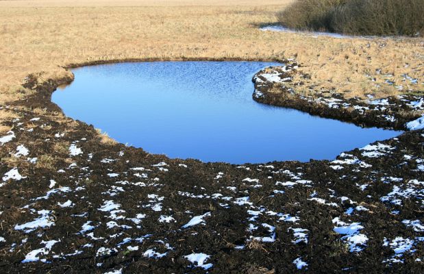 Pohřebačka - Na bahnách, 20.3.2008
Lázeňští hosté mají rašelinu pro svoji léčbu, obec Pohřebačka má zajímavá jezírka
Schlüsselwörter: Pohřebačka Na bahnách