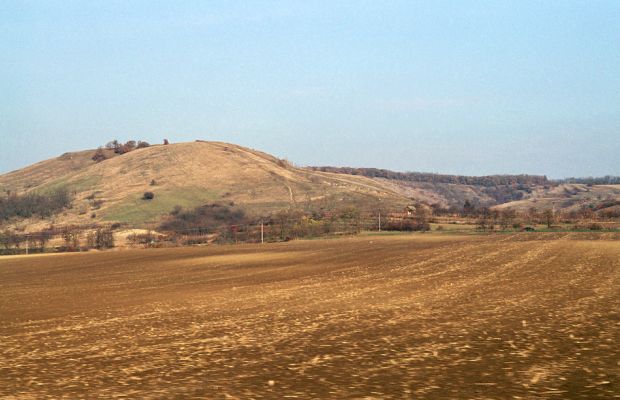 Pouzdřany, 9.11.2003
Pohled na Pouzdřanskou step od železniční trati.
Klíčová slova: Pouzdřany Pouzdřanská step