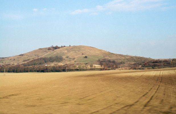 Pouzdřany, 9.11.2003
Pohled na Pouzdřanskou step od železniční trati.
Klíčová slova: Pouzdřany Pouzdřanská step
