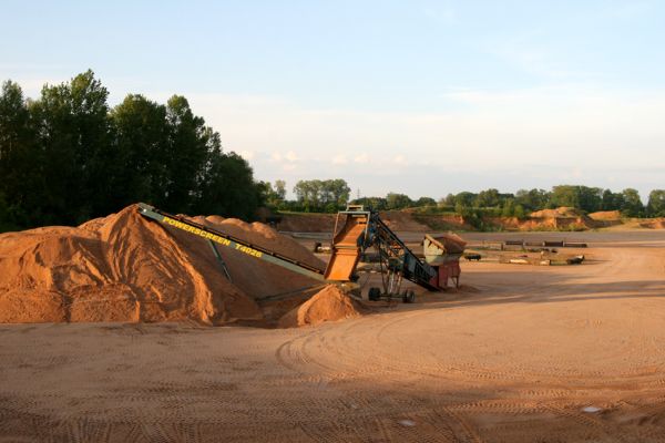 Praskačka, 23.5.2010
Rozsáhlá pískovna východně od obce.
Schlüsselwörter: Praskačka pískovna