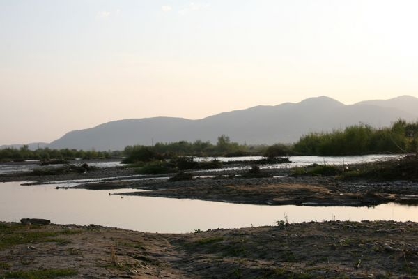 Iza - řeka Rika, 29.4.2009
Večer na štěrkových náplavech Riky, v pozadí hora Tovsta. 
Keywords: Iza Rika Tovsta