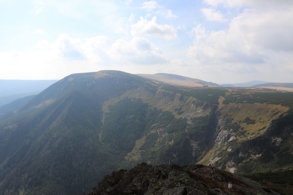 Pec pod Sněžkou, 16.9.2020
Krkonoše, Sněžka. Pohled na Studniční horu.
Klíčová slova: Pec pod Sněžkou Krkonoše Sněžka Studniční hora