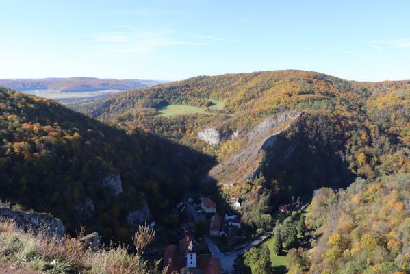 Svatý Jan pod Skalou, 20.10.2021
Vyhlídka u Kříže.
Mots-clés: Český kras Svatý Jan pod Skalou Kříž klášter benediktinů Na mramoru