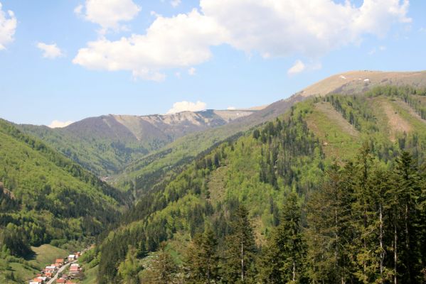 Staré Hory, 2.5.2012
Vrch Klopačka - pohled na Veľkou Fatru. Holosečné hospodaření v Národním parku...
Klíčová slova: Staré Hory vrch Klopačka Veľká Fatra