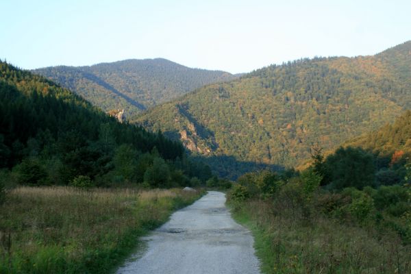 Strečno, Starý hrad, 17.9.2007
Cesta z Nezabudské Lúčky ke Starému hradu.
Klíčová slova: Strečno Starý hrad