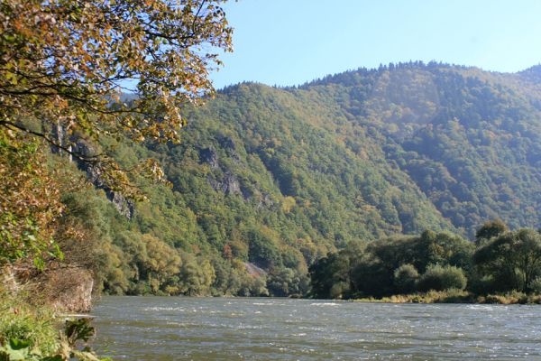 Strečno, Starý hrad, 25.9.2007
Pohled na Váh od soutoku Váhu a Hradského potoka. V pozadí suťové lesy Starého hradu.
Schlüsselwörter: Malá Fatra Starý hrad Váh