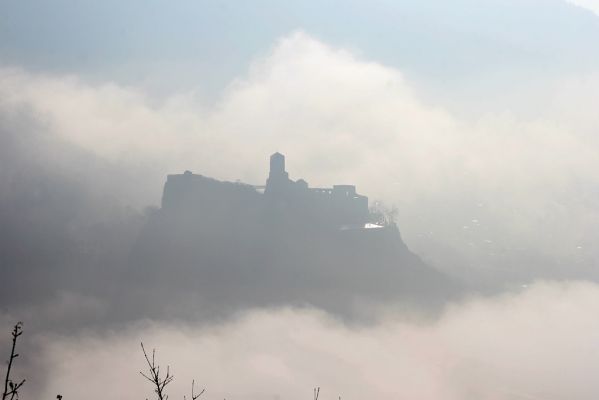 Ústí nad Labem, 27.3.2016
Labské vrchy. Pohled z naučné stezky Větruše-Vrkoč na hrad Střekov.
Klíčová slova: Ústí nad Labem Střekov Labské vrchy