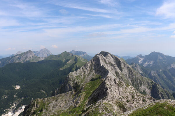 Toscana, Vagli Sotto, Alpi Apuane, 18.6.2023
Pohled z Monte Tambura.
Klíčová slova: Toscana Vagli Sotto Alpi Apuane Monte Tambura