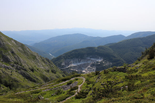 Toscana, Vagli Sotto, Alpi Apuane, 18.6.2023
Cesta z Valle d'Arnetola na Monte Tambura.
Klíčová slova: Toscana Vagli Sotto Alpi Apuane Monte Tambura