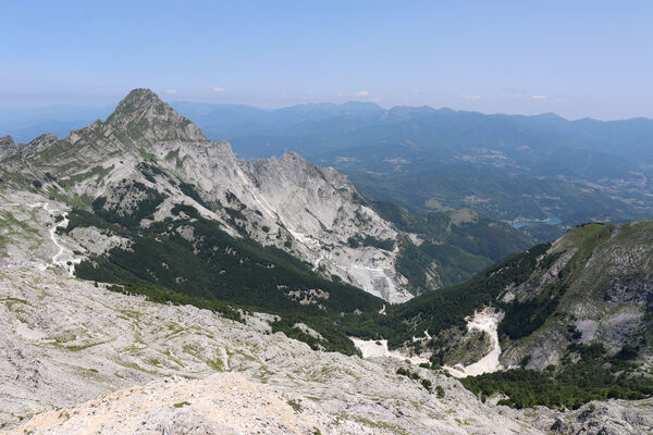 Toscana, Vagli Sotto, Alpi Apuane, 18.6.2023
Pohled z Monte Tambura.
Klíčová slova: Toscana Vagli Sotto Alpi Apuane Monte Tambura Anostirus marginatus