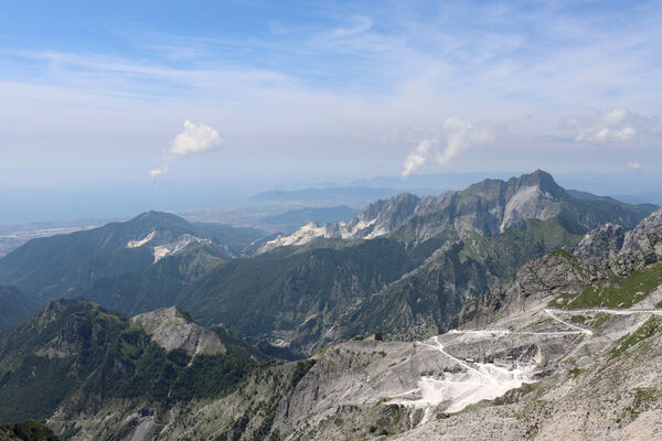 Toscana, Vagli Sotto, Alpi Apuane, 18.6.2023
Pohled z Monte Tambura.
Klíčová slova: Toscana Vagli Sotto Alpi Apuane Monte Tambura