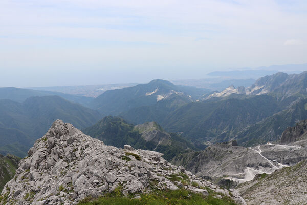 Toscana, Vagli Sotto, Alpi Apuane, 18.6.2023
Pohled z Monte Crispo (1834 m).
Keywords: Toscana Vagli Sotto Alpi Apuane Monte Tambura