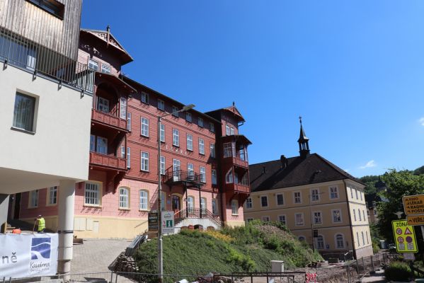 Janské Lázně, 1.7.2020
Vila Terra - mé bydliště v letech 1969-1972.
Klíčová slova: Janské Lázně vila Terra