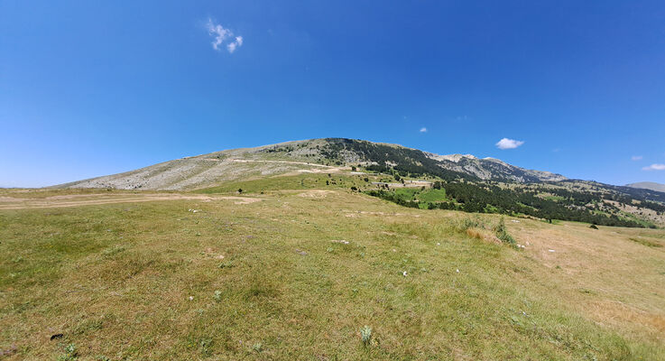 Mount Tomorr, 30.6.2024
Tomorr z jihu ze sedla od památníku Lapidar of Kulmak.
Schlüsselwörter: Albania Berat Mount Tomorr