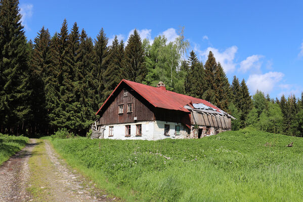 Orlické Záhoří, Trčkov, 1.6.2022
Chátrající dům Josefa Mertlíka.
Keywords: Orlické hory Orlické Záhoří Trčkov