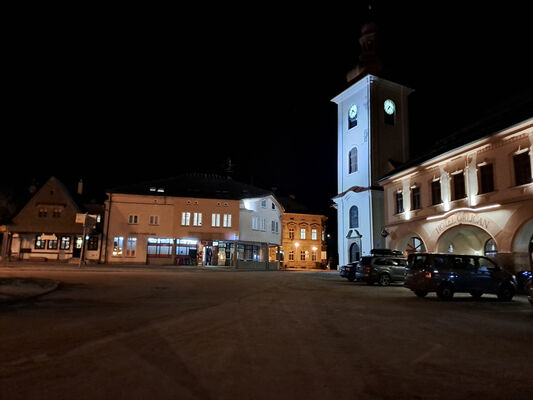 Rokytnice v Orlických horách, 29.1.2024
Náměstí.
Klíčová slova: Orlické hory Rokytnice v Orlických horách