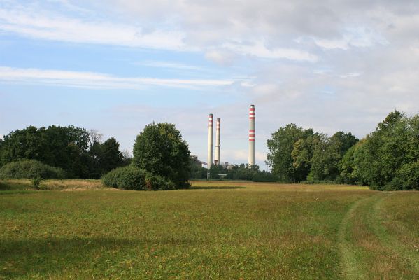 Hrobice-Tůň-7.9.2007
Pohled na elektrárnu přes záplavové louky u Tůně.
Mots-clés: Hrobice Tůň záplavové louky elektrárna