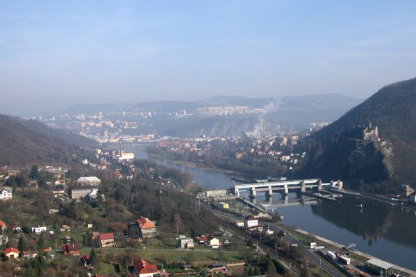 Ústí nad Labem-Vaňov, 27.3.2016
Pohled na Ústí nad Labem-Střekov z vyhlídky Vrkoč.
Keywords: Ústí nad Labem Vaňov Střekov vyhlídla Vrkoč