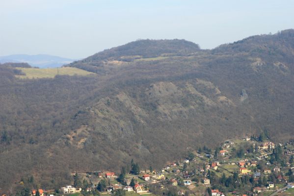 Stebno, 27.3.2016
Pohled z vyhlídky Skály na obec Brná, na Sluneční stráň a Zadní hůrku.



Mots-clés: Stebno Skály Brná Sluneční stráň Zadní hůrka Cardiophorus erichsoni