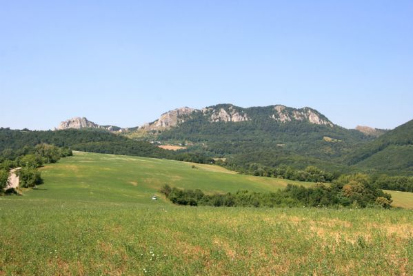 Vršatské Podhradie, 6.8.2013
Pohled na Vršatská bradlá od jihovýchodu.
Mots-clés: Vršatské Podhradie Vršatská bradlá